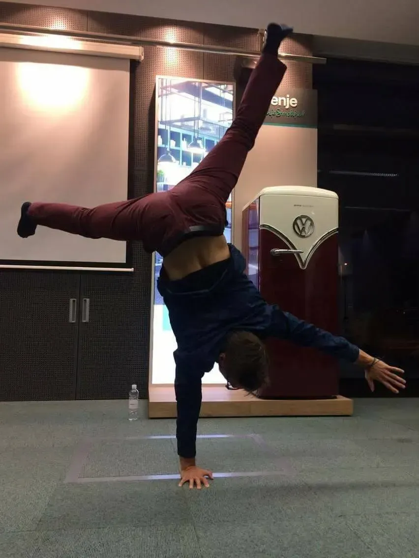 Sašo doing a handstand